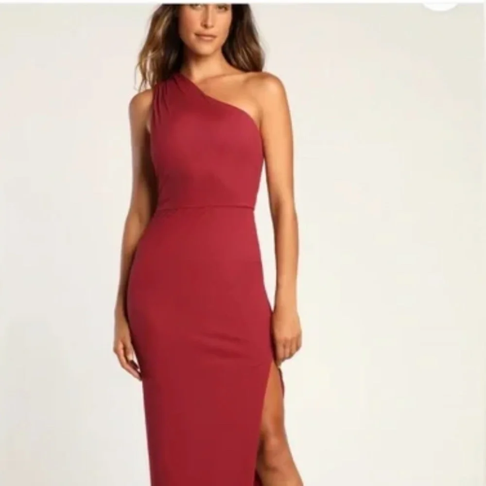 NWT Lulus Pure Attractions Burgundy One Shoulder Ribbed Midi Dress - Picture 1 of 8